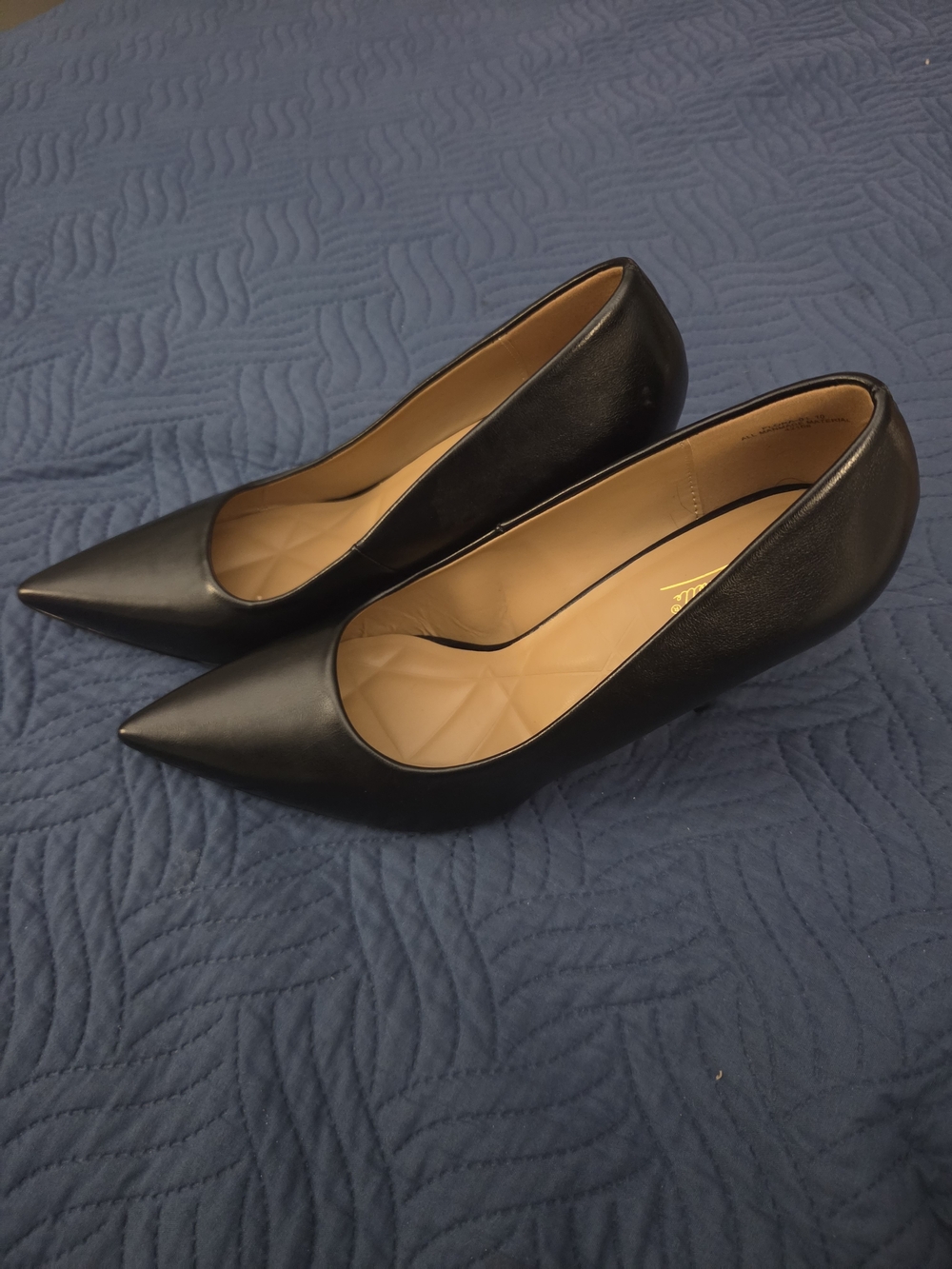 Anne Michelle Black Pointed Toe Heels